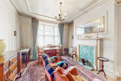 Sidmouth Road, Brondesbury Park, London 4 bed flat for sale