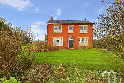 5 bedroom detached house for sale