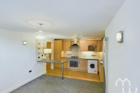 2 bedroom ground floor flat for sale