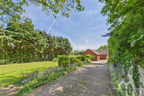 4 bedroom detached bungalow for sale