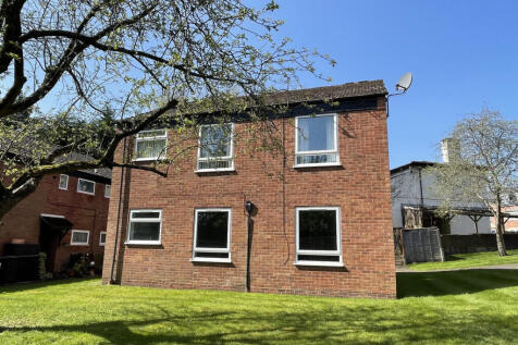 Lodge Gardens, Bewdley, DY12 2 bed flat for sale