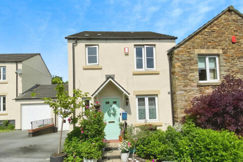 Kestrel Park, Tavistock, PL19 3 bed semi
