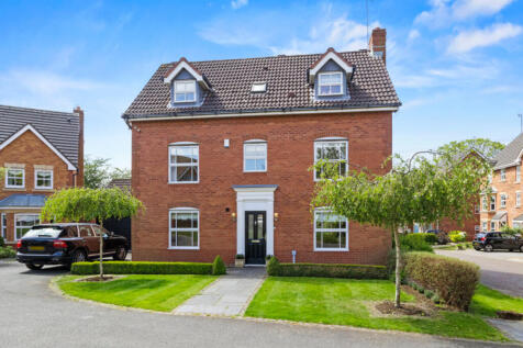 5 bedroom detached house for sale