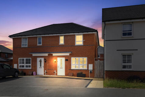 3 bedroom semi-detached house for sale