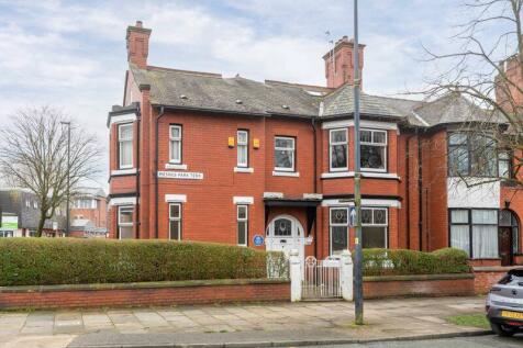 6 bedroom terraced house for sale