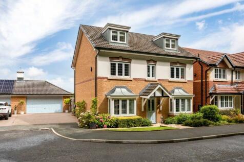 5 bedroom detached house for sale