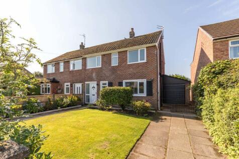 3 bedroom semi-detached house for sale