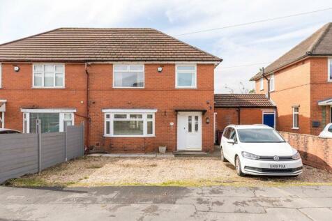 3 bedroom semi-detached house for sale