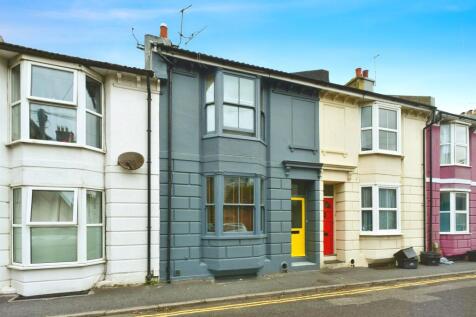 4 bedroom terraced house for sale