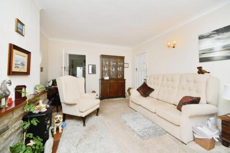 2 bedroom semi-detached bungalow for sale