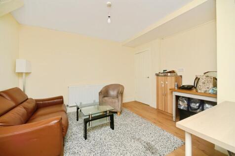 2 bedroom ground floor flat for sale