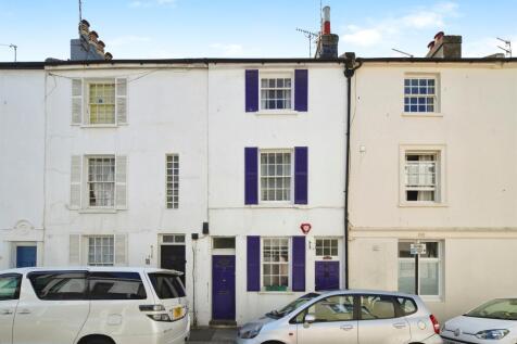 1 bedroom maisonette for sale