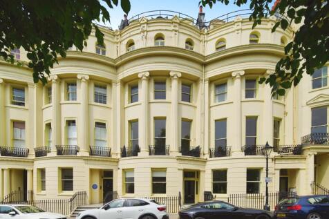 Studio flat for sale