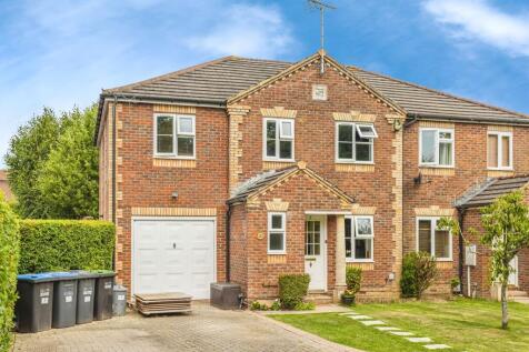 5 bedroom semi-detached house for sale