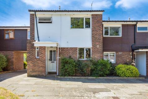 4 bedroom end of terrace house for sale