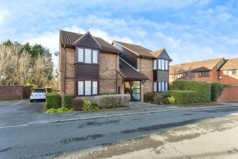 Studio flat for sale