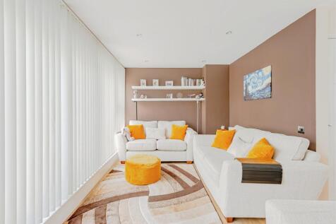2 bedroom maisonette for sale
