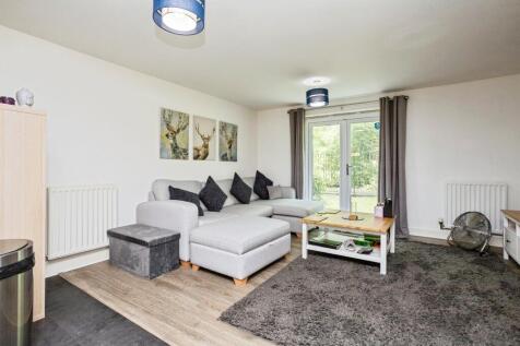 2 bedroom ground floor flat for sale