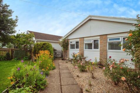 4 bedroom detached bungalow for sale