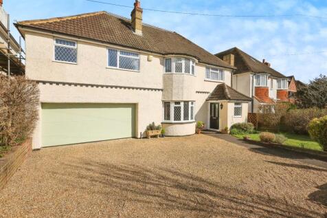 6 bedroom detached house for sale