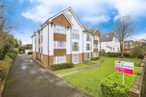 2 bedroom ground floor flat for sale