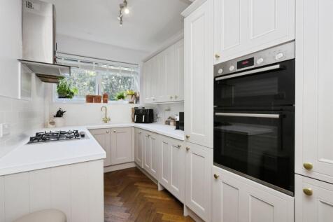1 bedroom ground floor flat for sale