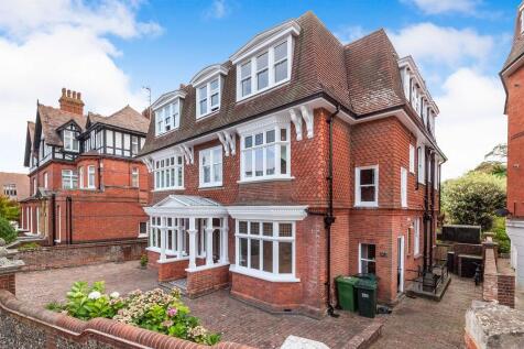 4 bedroom flat for sale