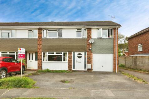 5 bedroom end of terrace house for sale