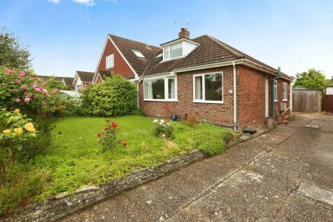 4 bedroom semi-detached bungalow for sale