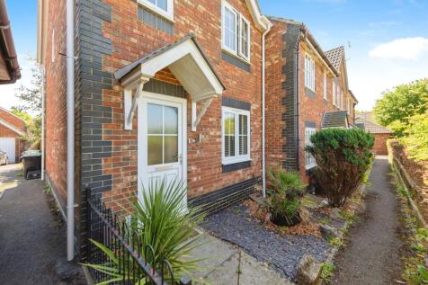 2 bedroom end of terrace house for sale
