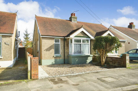 2 bedroom semi-detached bungalow for sale