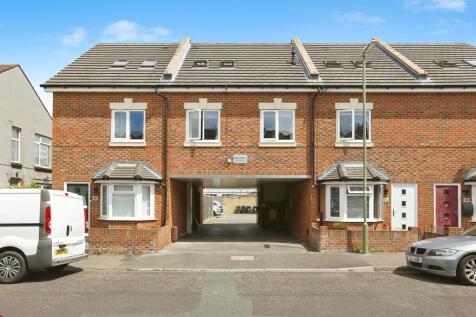 3 bedroom maisonette for sale