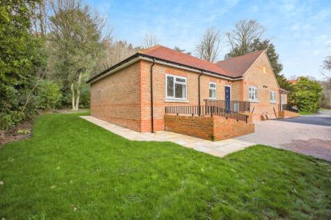2 bedroom semi-detached bungalow for sale