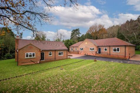 2 bedroom semi-detached bungalow for sale