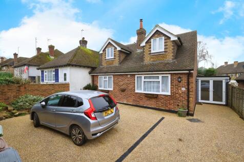 3 bedroom chalet for sale