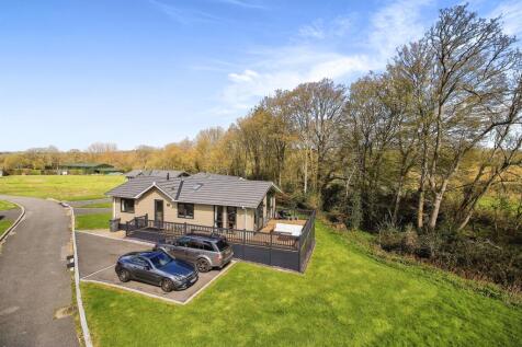 2 bedroom lodge for sale