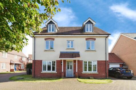 6 bedroom detached house for sale