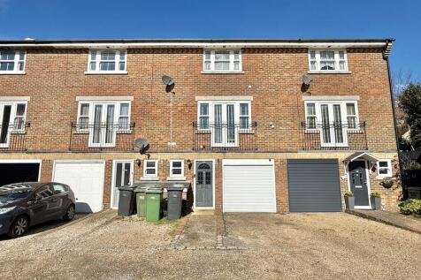 4 bedroom terraced house for sale