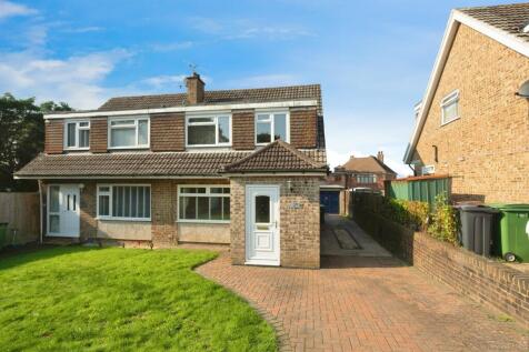 3 bedroom semi-detached house for sale