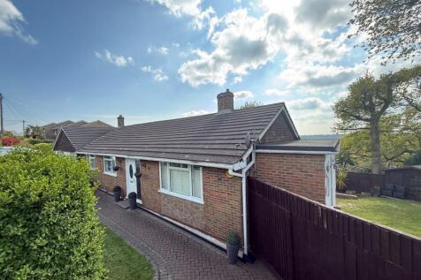 5 bedroom semi-detached house for sale