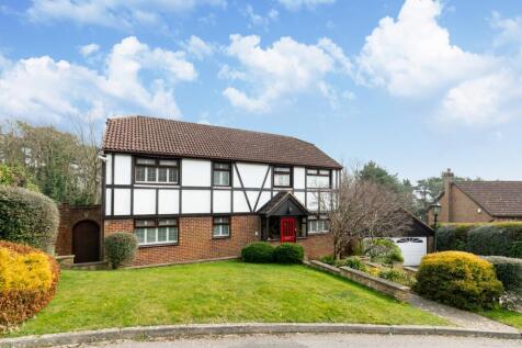 5 bedroom detached house for sale