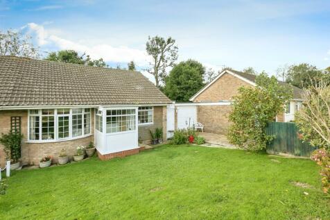 2 bedroom semi-detached bungalow for sale