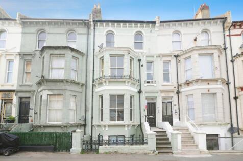 1 bedroom ground floor flat for sale