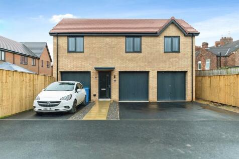 2 bedroom detached house for sale