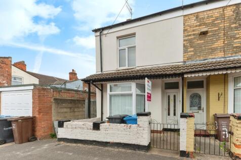 2 bedroom semi-detached house for sale