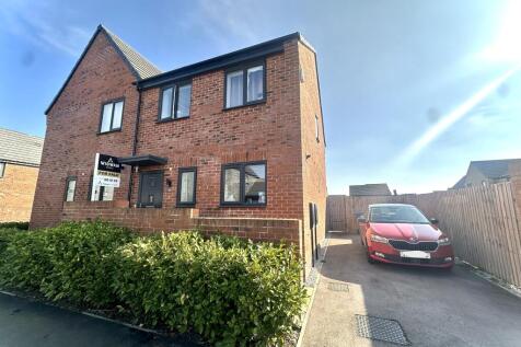 3 bedroom semi-detached house for sale