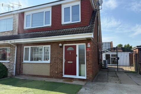 3 bedroom semi-detached house for sale