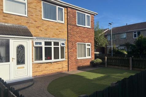 3 bedroom semi-detached house for sale