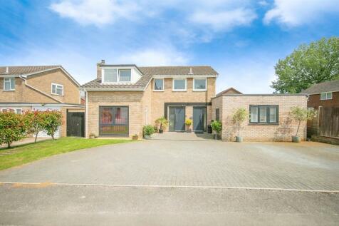 5 bedroom detached house for sale