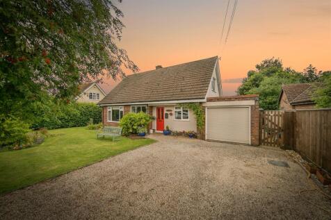 3 bedroom chalet for sale